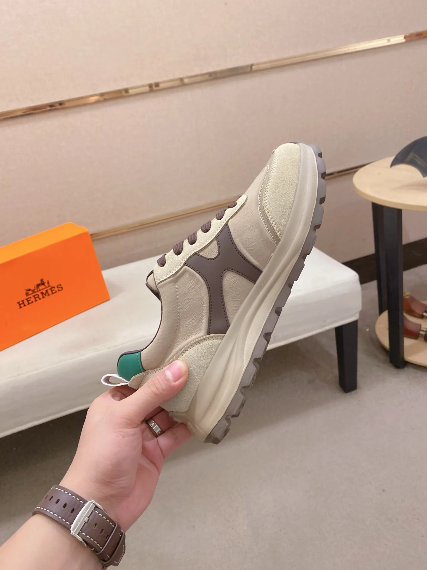 Men's clothing and shoes💰: 440💰《HERMES》【Classic Original Version】Hermès; Top 🔝 Purchasing Agency 🔍🔍Latest 🇺🇸Sold simultaneously at counters, original imported from Italy ▲▲ suede cowhide Equipped with breathable mesh ▲▲Exquisite workmanship (breathable mesh imported from Italy) sole: original sole provided by the original factory, ⚠️exclusive double-layer activity·TPR·rubber·combined molded outsole; Code number: 38-44